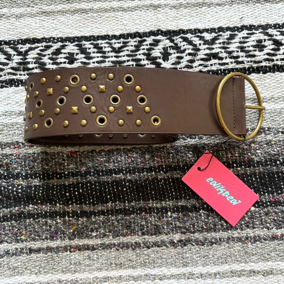 Brown Studded Grommet Belt One Size Y2K 90s Grunge Streetwear - Picture 1 of 3